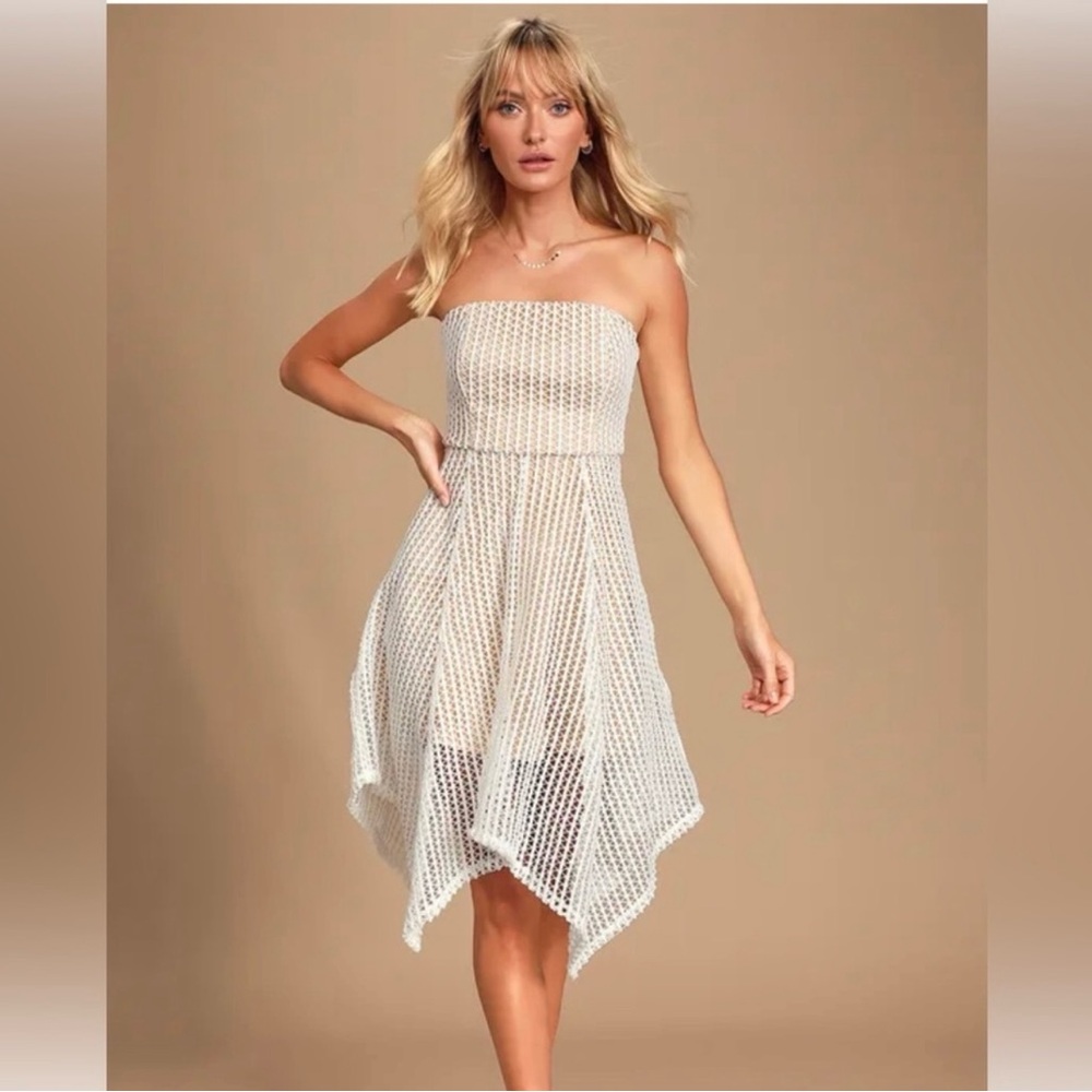 *New* Lulu’s Lenaya White Crochet Lace Strapless Midi Dress - Size M